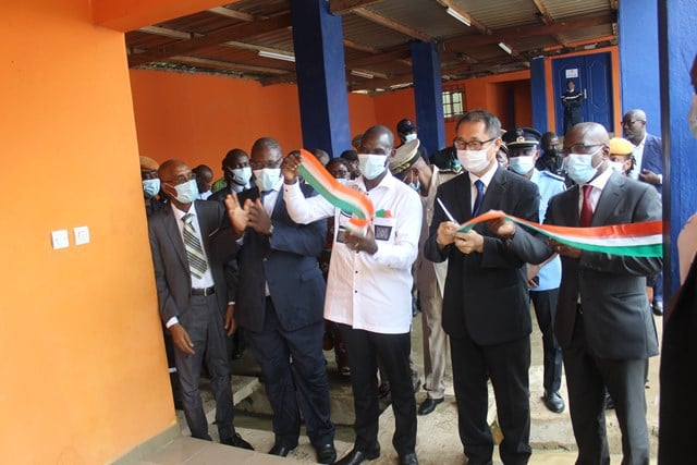Inauguration des Centres de Secours d'Urgence (CSU) des pompiers civils de Côte d'Ivoire.
