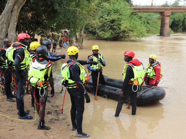 FORMATION DE SAUVETAGE AQUATIQUE : 20 POMPIERS ACHÈVENT LEUR FORMATION A N’ZIANOUAN