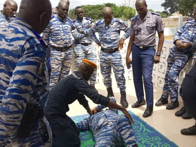 MANKONO : 15 GENDARMES DE LA BRIGADE DE GENDARMERIE FORMES SUR LES GESTES DE PREMIERS SECOURS PAR LES POMPIERS CIVILS