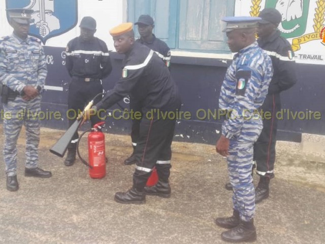 SECURITE INCENDIE A MINIGNAN : LES LOCAUX DE LA BRIGADE DE GENDARMERIE VISITES PAR LES POMPIERS CIVILS