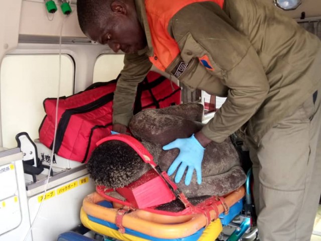 TROIS JEUNES HOMMES SAUVES DE LA NOYADE PAR LES POMPIERS CIVILS DE GRAND-BASSAM