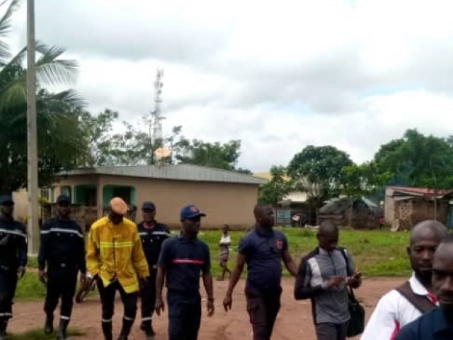 INONDATION A BONDOUKOU : LES POMPIERS CIVILS AU SECOURS DE PLUSIEURS FAMILLES ET LEURS BIENS