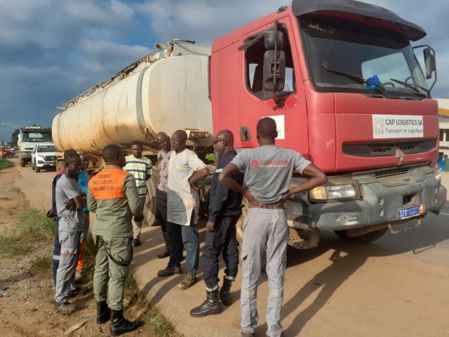 ABOISSO : LES POMPIERS CIVILS SUR LE TERRAIN POUR SENSIBILISER SUR LE TRANSPORT DES MARCHANDISES DANGEREUSES