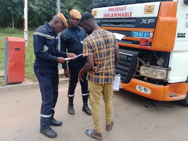 INDENIE-DJUABLIN : LES TRANSPORTEURS DE MARCHANDISES DANGEREUSES  SENSIBILISES