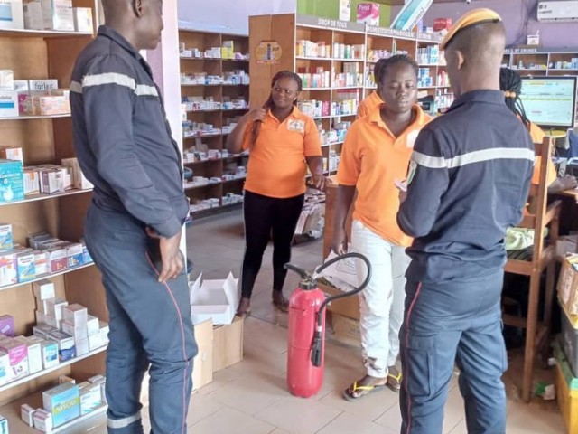 LA SECURITE INCENDIE AU CENTRE DES ECHANGES ENTRE POMPIERS CIVILS ET POPULATIONS A ABENGOUROU ET MANKONO