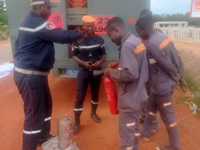 DABOU : 04  CONDUCTEURS ET LEURS COLLABORATEURS  INSTRUITS SUR LE TRANSPORT DE MARCHANDISES DANGERUSES (TMD)