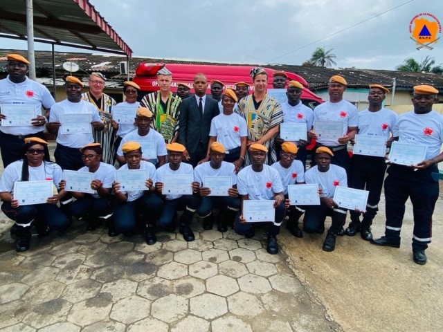 GRAND-BASSAM : FIN DE FORMATION EN GESTION OPERATIONNELLE ET COMMANDEMENT NIVEAU 3 POUR 20 POMPIERS CIVILS