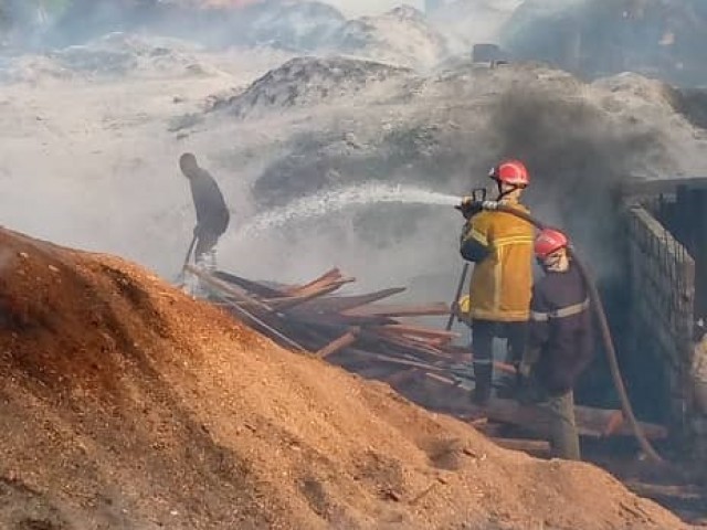 MAN : UN INCENDIE DECLARÉ DANS UNE SCIERIE EST VITE MAITRISE PAR LES POMPIERS CIVILS