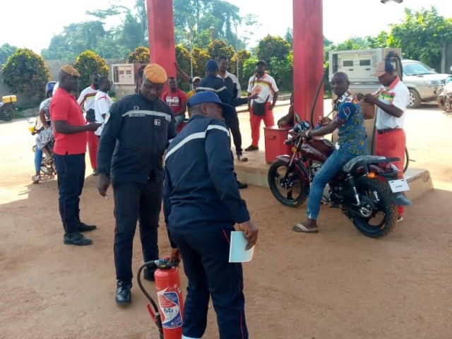 SECURITE INCENDIE : LE PERSONNEL DE PLUSIEURS STRUCTURES SENSIBILISE A BONDOUKOU ET GUIGLO