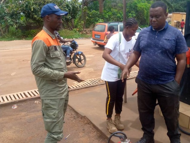 BONDOUKOU : LE PERSONNEL DE 3 STATIONS-SERVICE SENSIBILISE SUR LA SECURITE INCENDIE