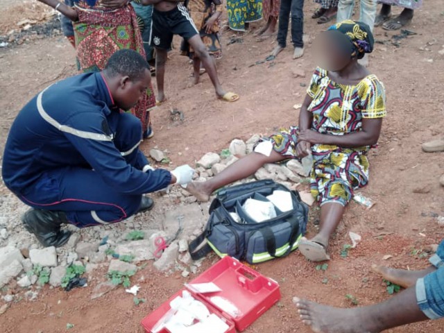 LES POMPIERS CIVILS DU TCHOLOGO AU SECOURS DE VICTIMES D’ACCIDENTS DE LA CIRCULATION A FERKESSEDOUGOU