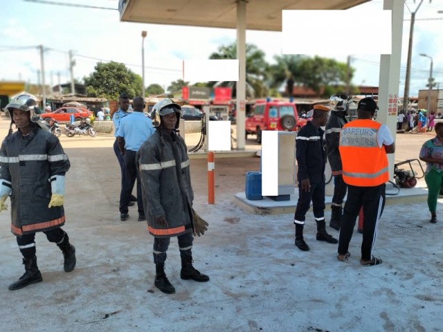 LES POMPIERS CIVILS BRAVENT UN FEU DE STATION A SOUBRE