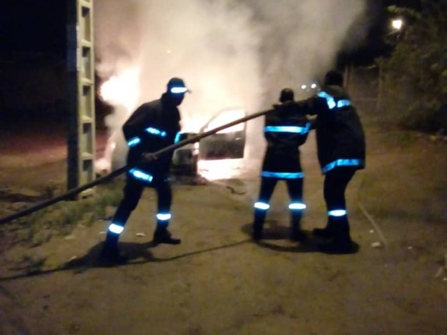 LES POMPIERS CIVILS DES GRANDS-PONTS INTERVIENNENT SUR UN VEHICULE PARTICULIER EN FEU A DABOU