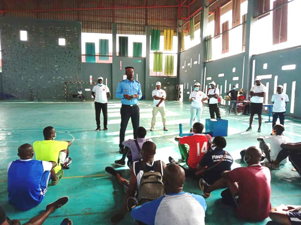 Plus de 230 candidats affrontent les épreuves sportives pour être agents servants (pompiers civils)