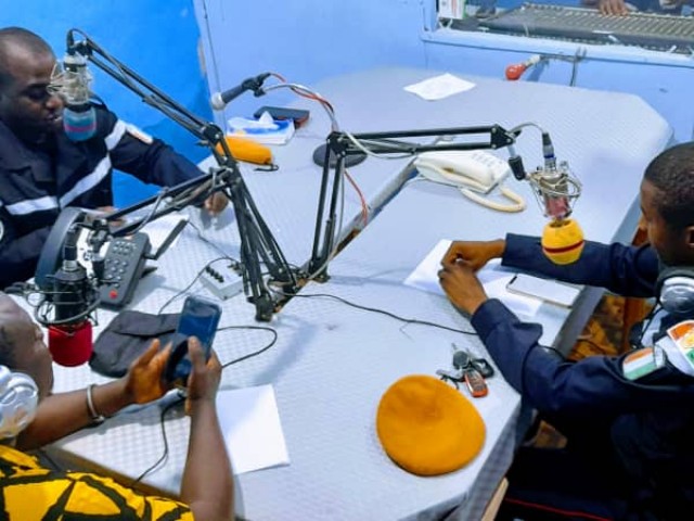 MAN : LES POMPIERS CIVILS EXPLIQUENT LEURS MISSIONS ET COMMENT ALERTER LES SECOURS SUR LES ONDES DE LA RADIO MAN FM