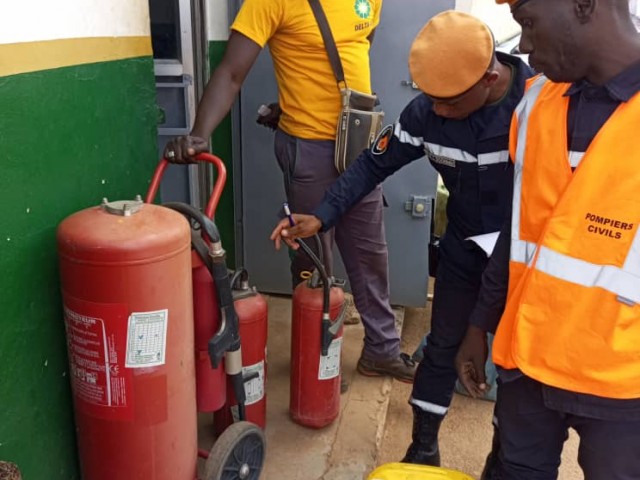 MANKONO : LES RESPONSABLES DE 3 COMMERCES SENSIBILISES SUR LA SECURITE INCENDIE ET LES DANGERS DES FEUX DE GAZ
