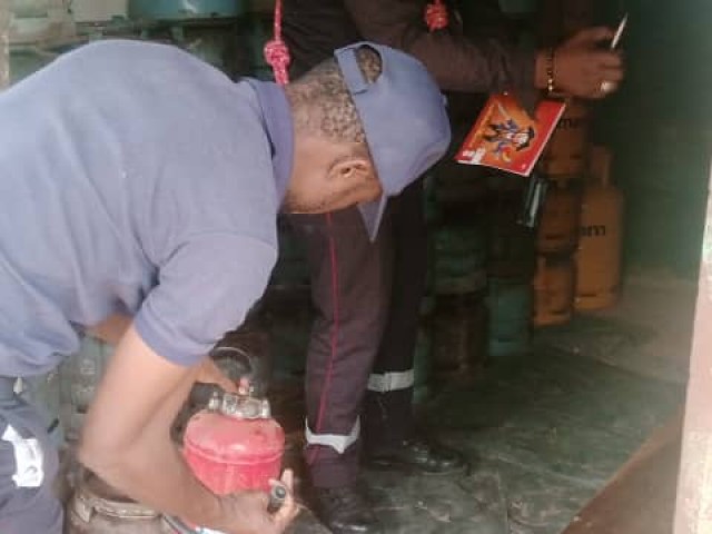 DABOU : LE PERSONNEL DE 03 DEPOTS DE GAZ INSTRUITS SUR LA SECURITE INCENDIE PAR LES POMPIERS CIVILS