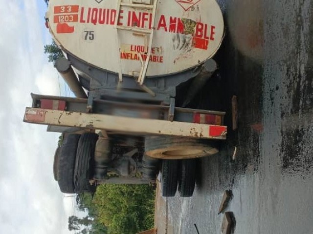 SASSANDRA : LES POMPIERS CIVILS INTERVIENNENT SUR UN CAMION-CITERNE ET RETIRENT LE CORPS D’UN NOURRISSON DE L’EAU