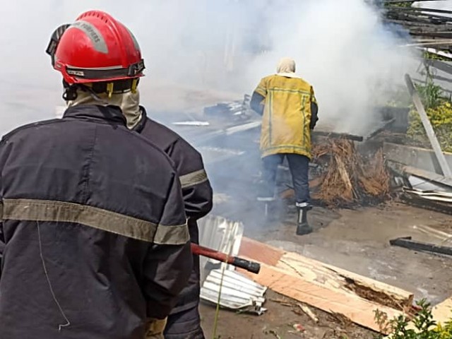 TONKPI : LES SOLDATS DU FEU ENGAGÉS SUR UN INCENDIE DANS UN MAQUIS A MAN