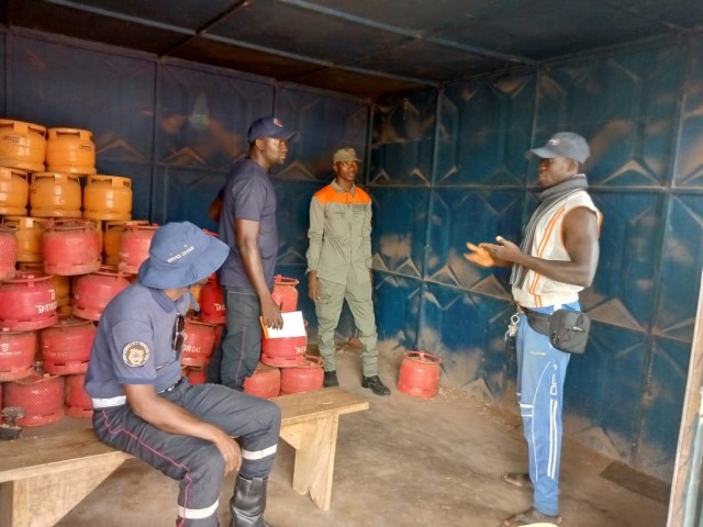 DES MAGASINS DE VENTE DE GAZ VISITES PAR LES POMPIERS CIVILS DU BELIER A TOUMODI