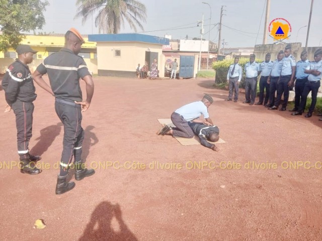 GAGNOA : 33 AGENTS DE LA POLICE SENSIBILISES SUR LES GESTES DE PREMIERS SECOURS PAR LES POMPIERS CIVILS