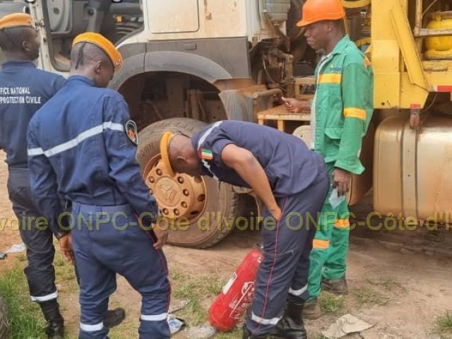LES POMPIERS CIVILS DE L’INDENIE-DJUABLIN SUR LE TERRAIN