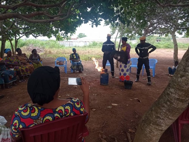 SENSIBILISATION A KATIOLA : UNE VINGTAINE DE FEMMES D’UNE EGLISE FORMEES AUX TECHNIQUES D’EXTINCTION DE FEU DE GAZ