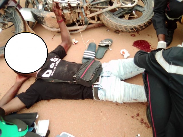 UNE COLLISION ENTRE MOTOCYCLISTES FAIT DEUX BLESSES GRAVES A ABOISSO