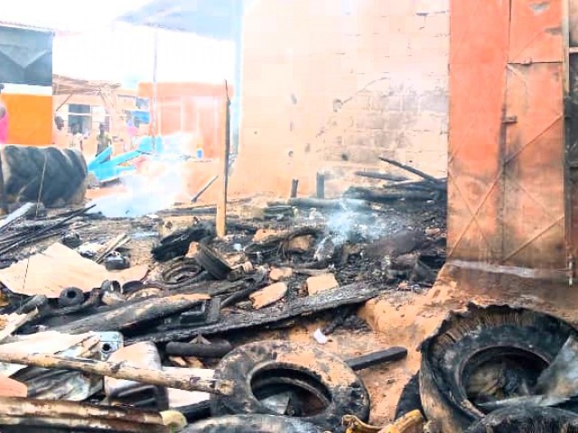 DIVO : UN ATELIER DE VULCANISATION EN PROIE A UN INCENDIE A GUITRY