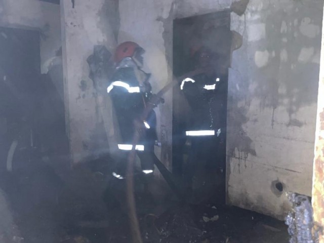 UN FEU MAITRISE PAR LES POMPIERS CIVILS DES GRANDS-PONTS