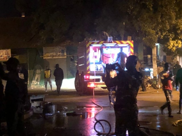 UN INCENDIE RAVAGE PLUSIEURS MAGASINS A MAN