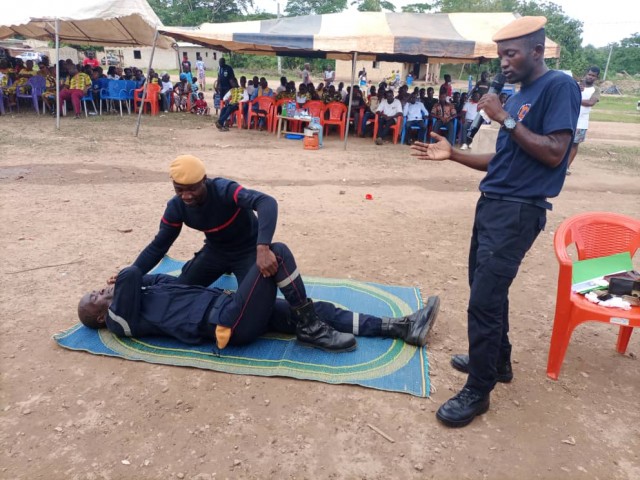 SENSIBILISATION SUR LE SECOURISME ET LES FEUX DE BROUSSE A DAOUKRO