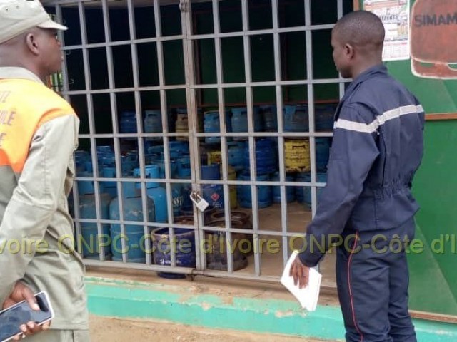 SENSIBILISATION : LES POMPIERS CIVILS DU SUD-COMOE A TIAPOUM