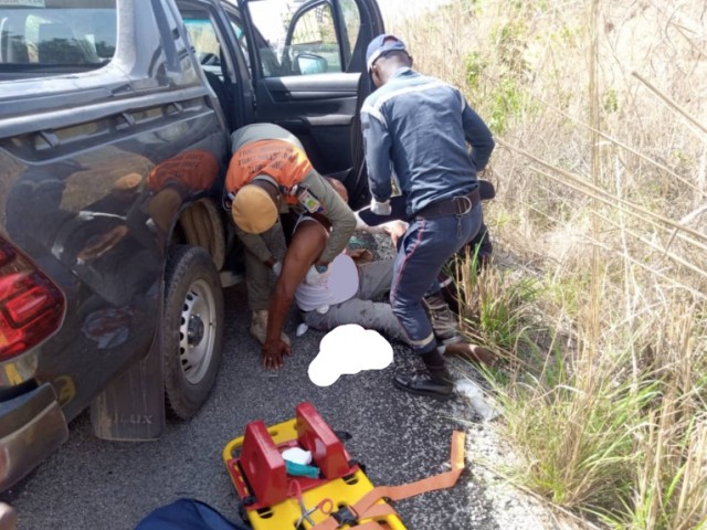 KATIOLA : UN CONDUCTEUR EVITE UNE COLLISION ET FAIT UNE SORTIE DE ROUTE