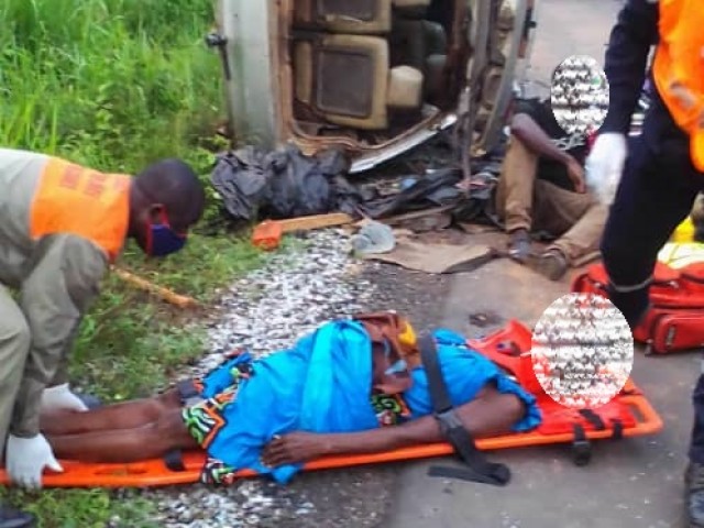 DIMBOKRO : UN CHOC FRONTAL ENTRE 2 VEHICULES FAIT 5 VICTIMES