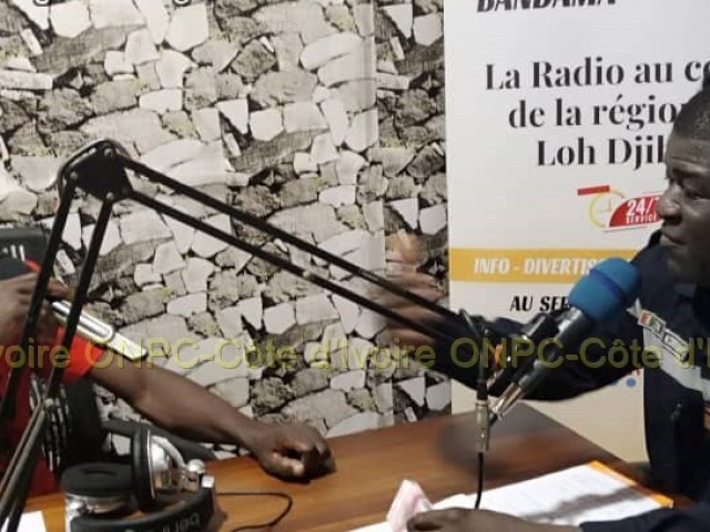LA RADIO UTILISEE COMME MOYEN DE SENSIBILISATION PAR LES POMPIERS CIVILS A DIVO