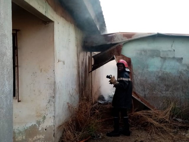 LES POMPIERS CIVILS DU WORODOUGOU ENGAGES SUR DEUX INCENDIES A SEGUELA