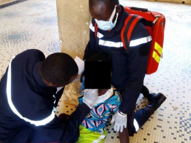 DEUX ASSISTANCES A PERSONNE POUR LES POMPIERS CIVILS DU GBOKLE ET DE GRAND-BASSAM