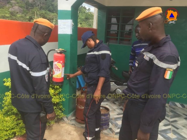 MAN : LE PERSONNEL D’UNE STATION REÇOIT DES CONSEILS EN SECURITE INCENDIE
