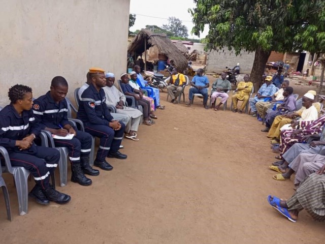 MANKONO : UNE SENSIBILISATION SUR LES FEUX DE BROUSSE TOUCHE PLUS DE 40 PERSONNES A MADIAN